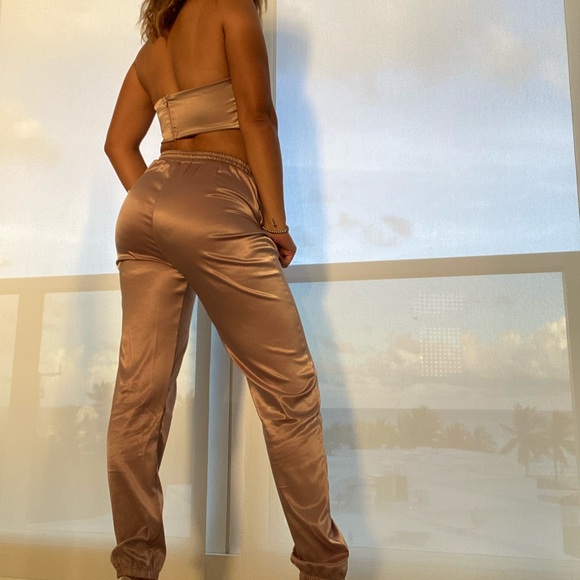 Fashion Nova Satin Set Top and Bottom Rose Gold 🌹 - Picture 6 of 7